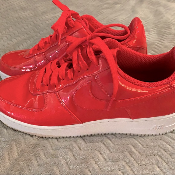 ⭐️Nike Air Force 1 in Siren Red size 10 - Picture 4 of 4